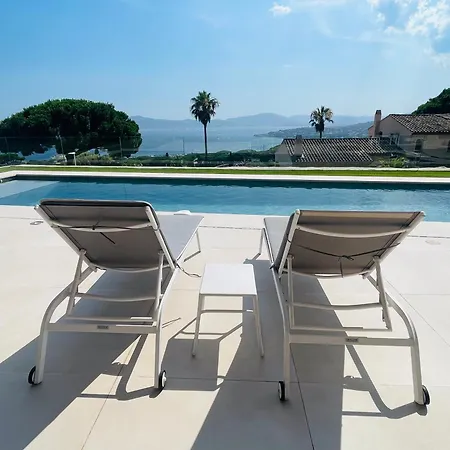 Miremer - Vue Panoramique Face Au Golfe De Saint-tropez * 생트막시메